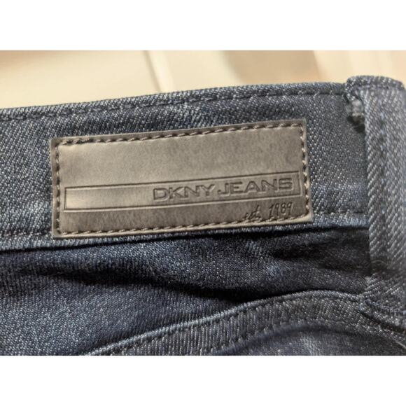 DKNY Jeans Ladies' Soho Classic Skinny Jeans Chelsea Wash Size 10 - Picture 5 of 6